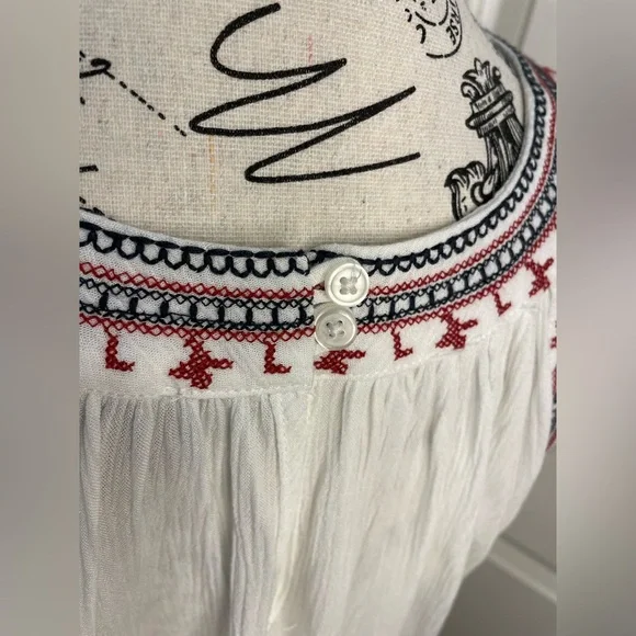 Como Vintage Embroidered White Sleeveless Cold Shoulder Top Size Large - Picture 5 of 13